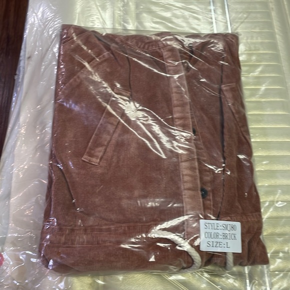 Pol 100% cotton button down jacket with hood. - Picture 6 of 6